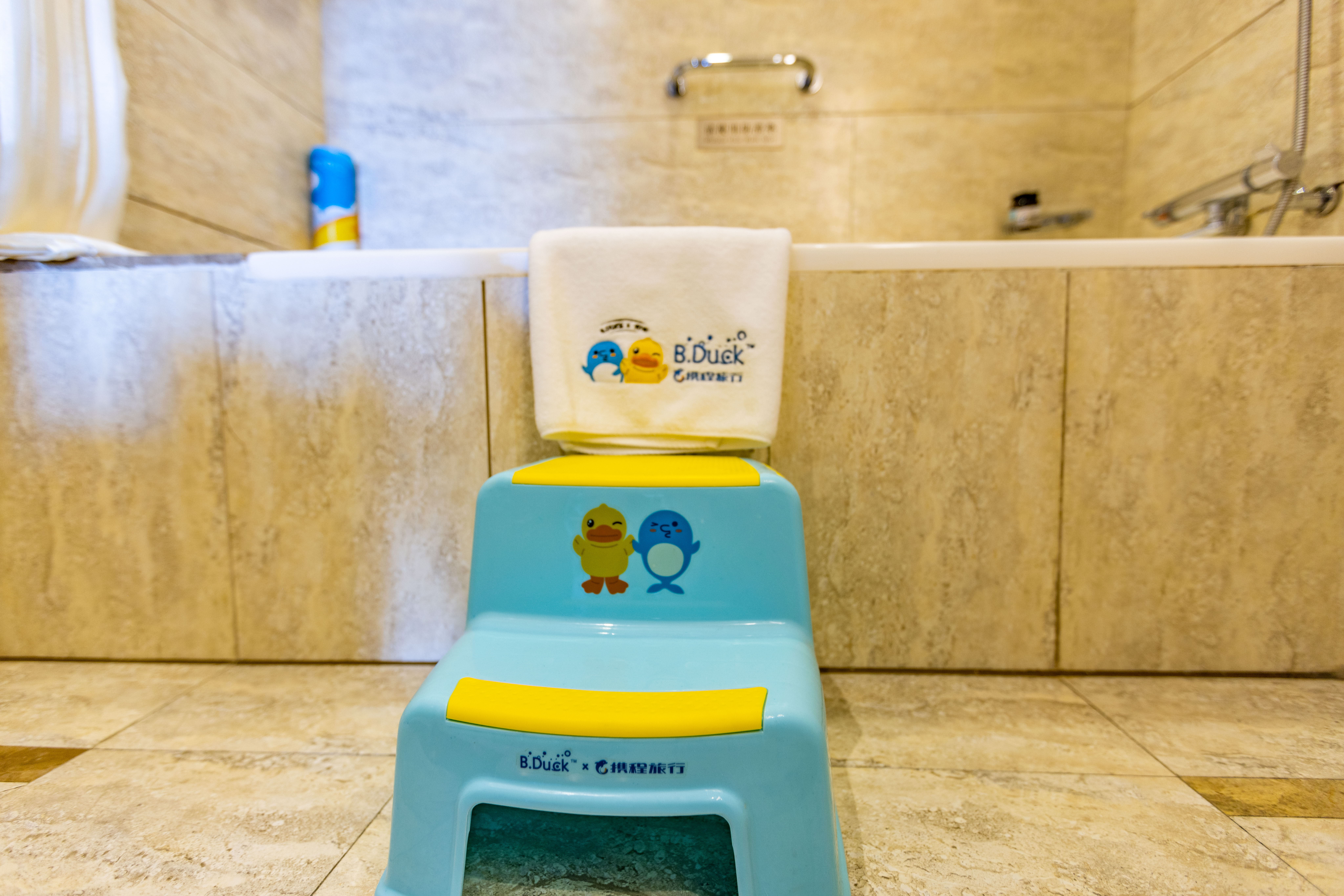 小黄鸭主题亲子套房