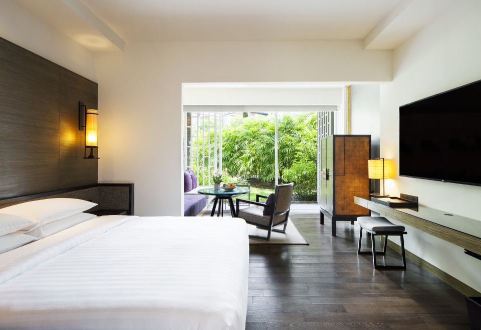 Hyatt Regency Hua HinDeluxe King Room With Club Access