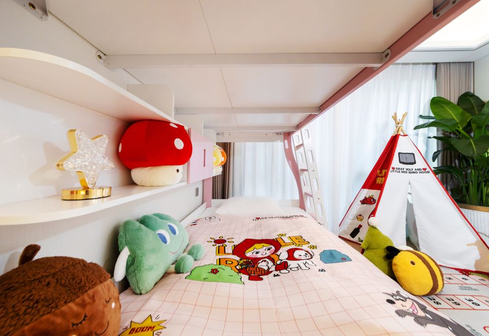 格林童话亲子露台家庭房