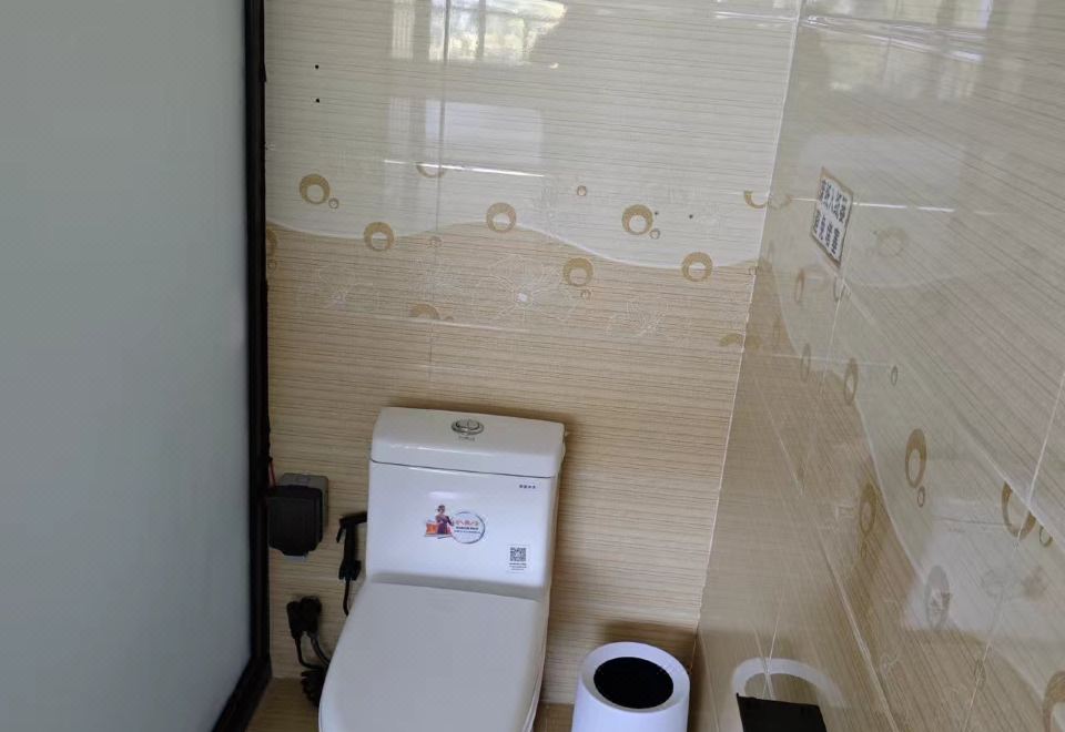 Qingqi Scenic View Family Room With Balcony