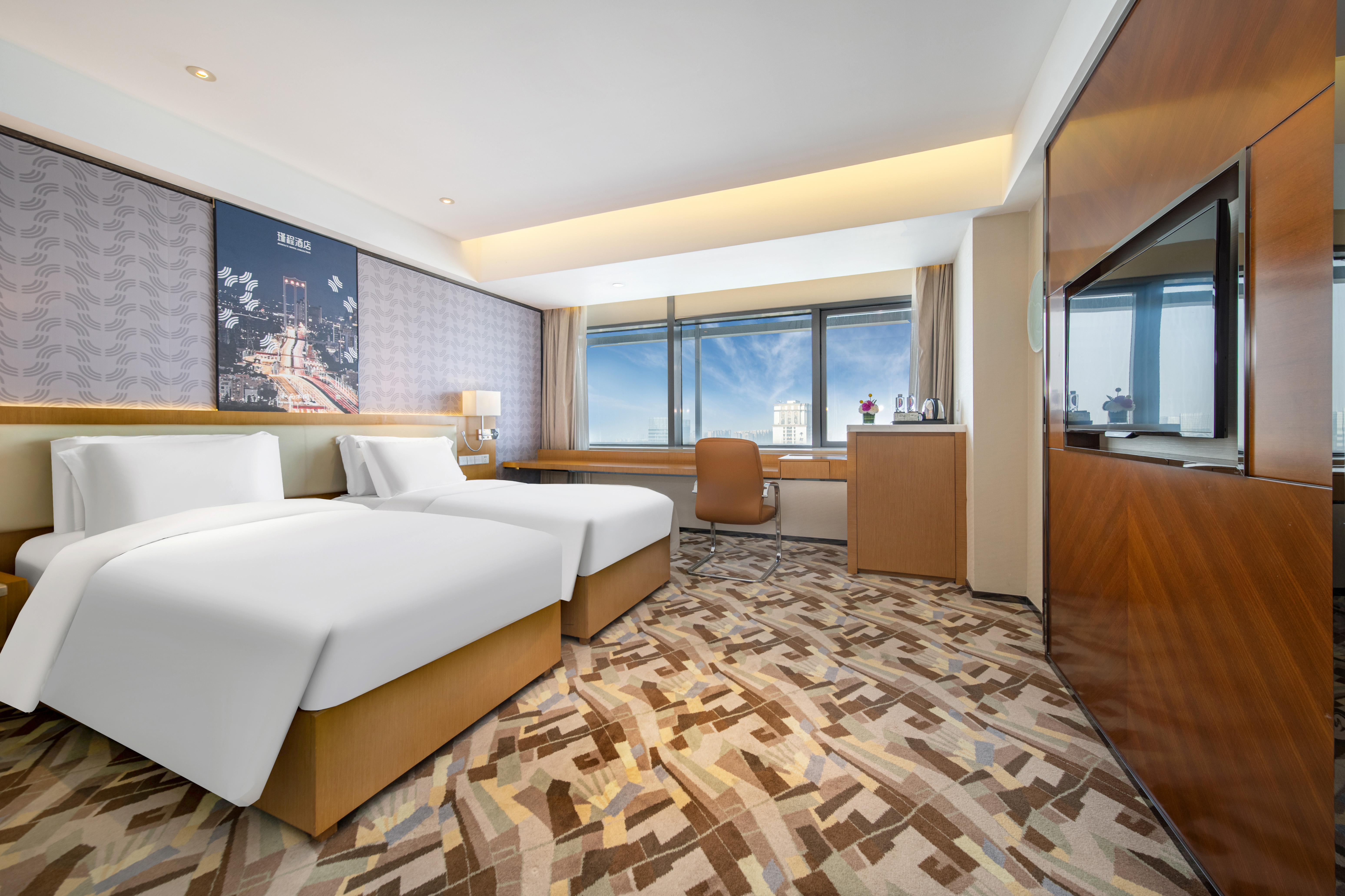 高级双床房（俯仰城景+零压护颈高低枕+防蟎亲肤布草）