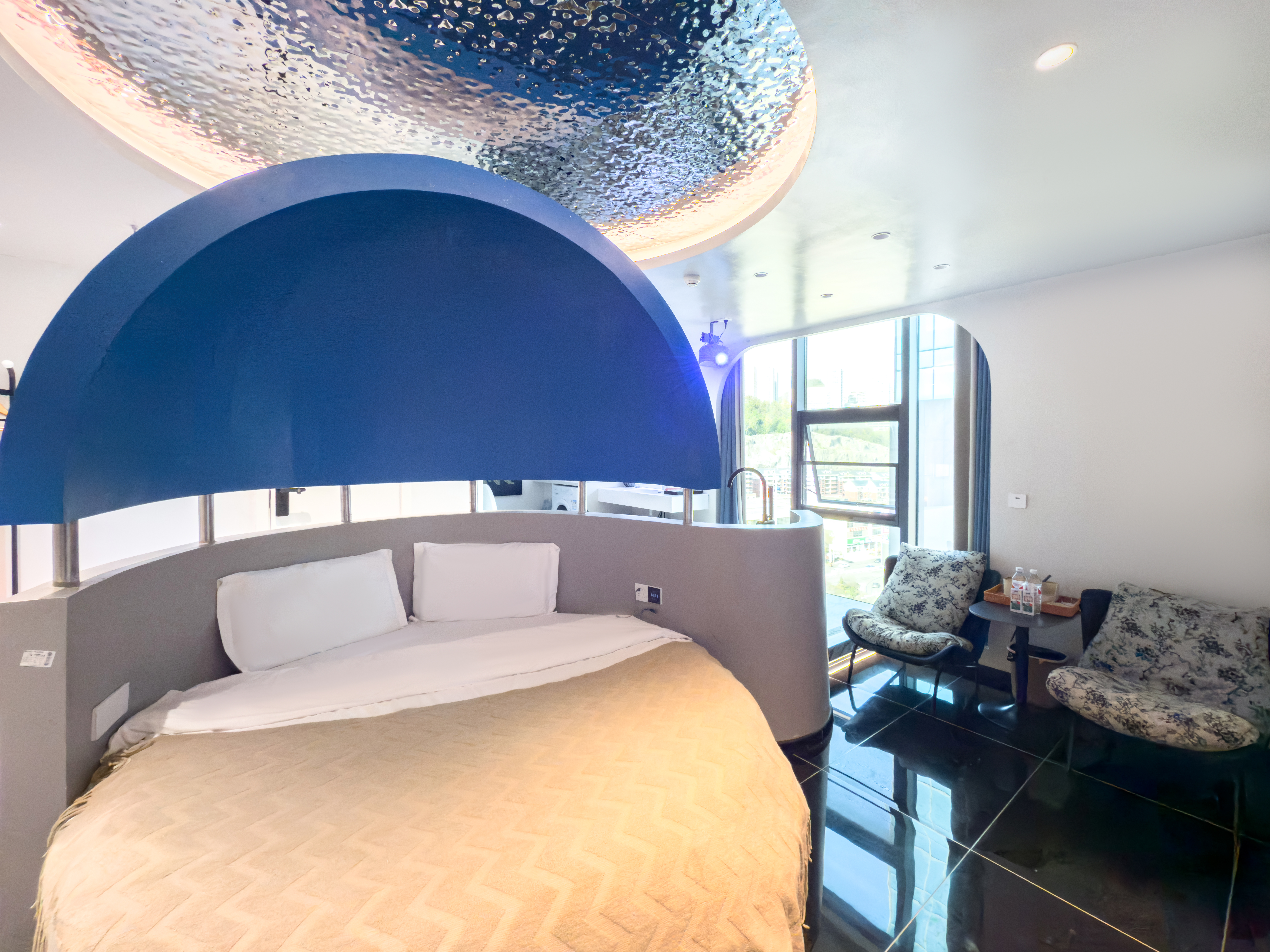 愛丁堡（浴缸·冰箱·洗衣機·沙發·巨幕投影·智能客控）