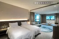 Crownshine Resort