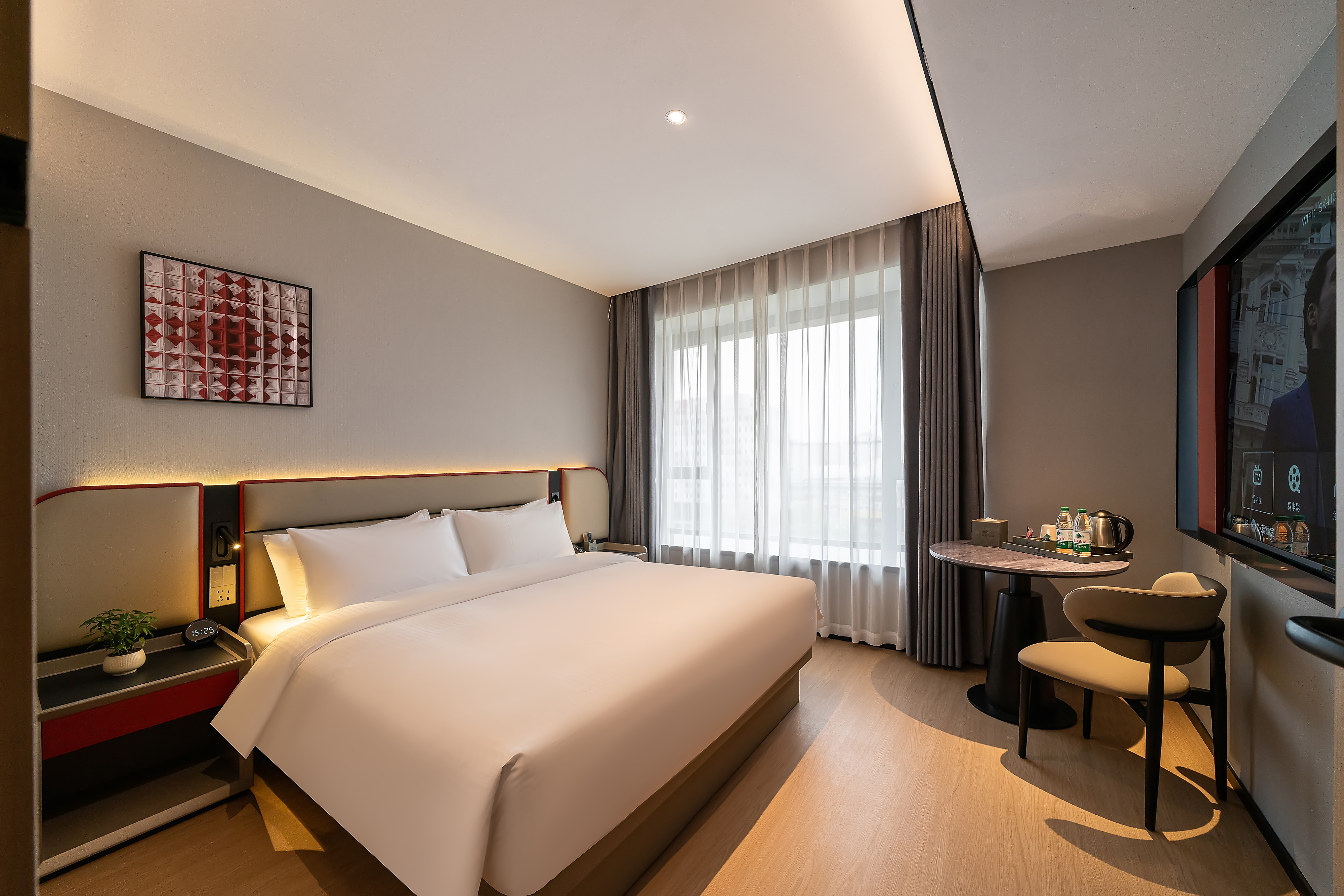 SKJIANSHEHOTELYUNLANSK大床房（智能语音客控+65寸高清电视）