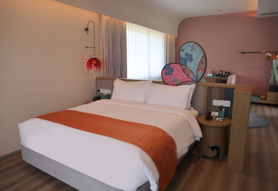 Prairie View King-sized Room
