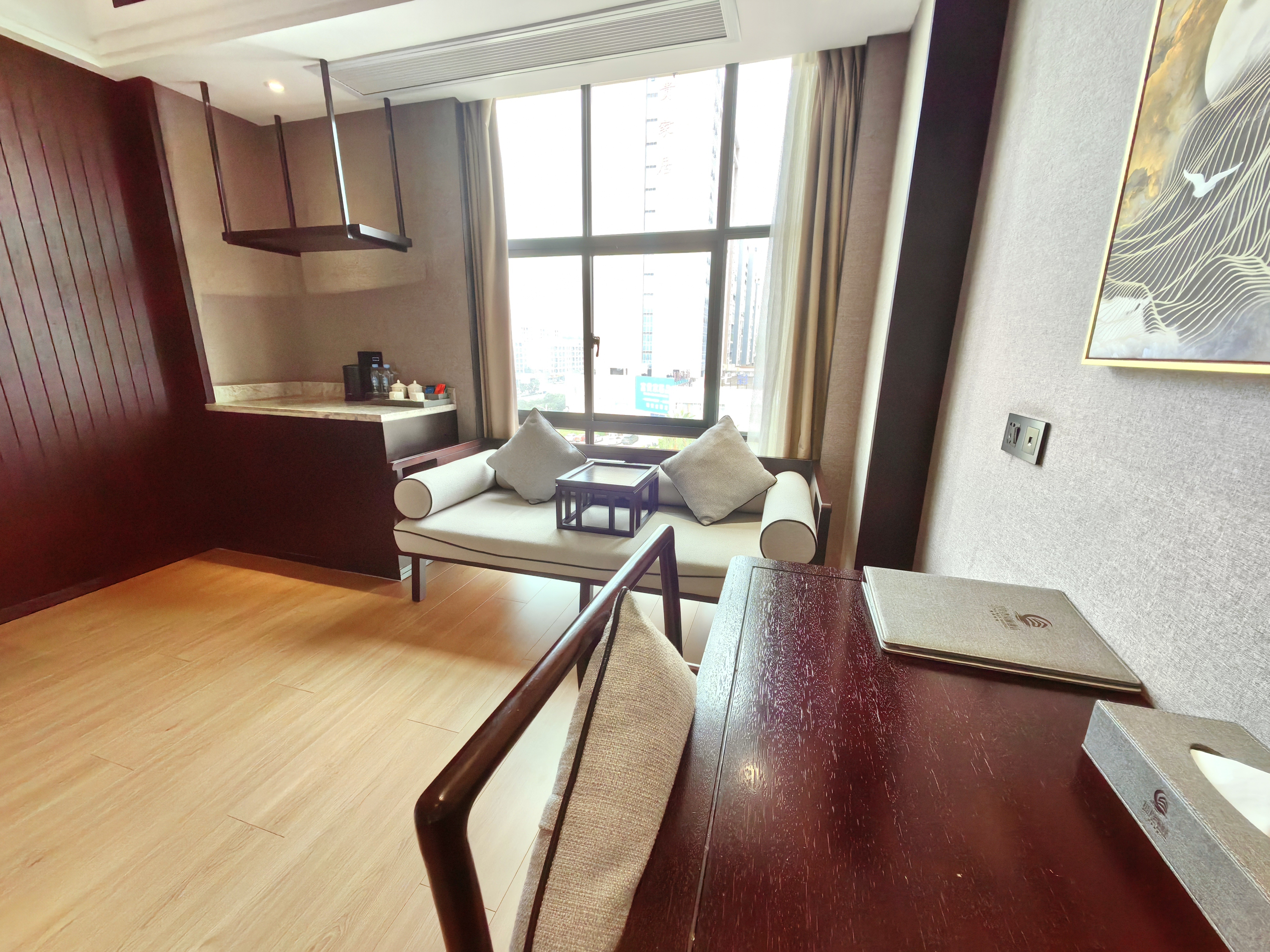 Huichang Moon Bay International Hotel (Huichang County Administrative Center Store)湾雅大床房（安心睡眠+落地窗）