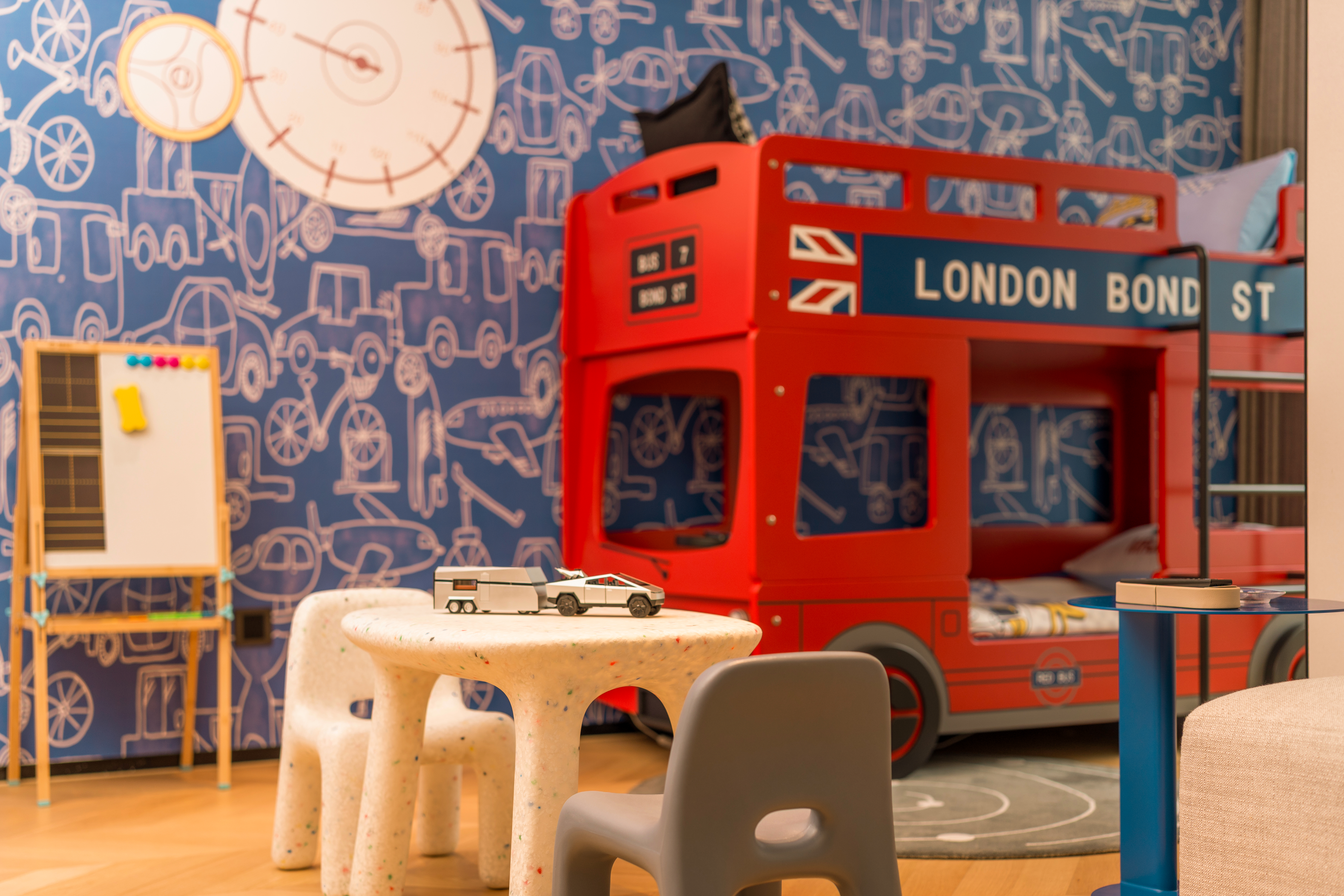 英伦巴士亲子家庭房