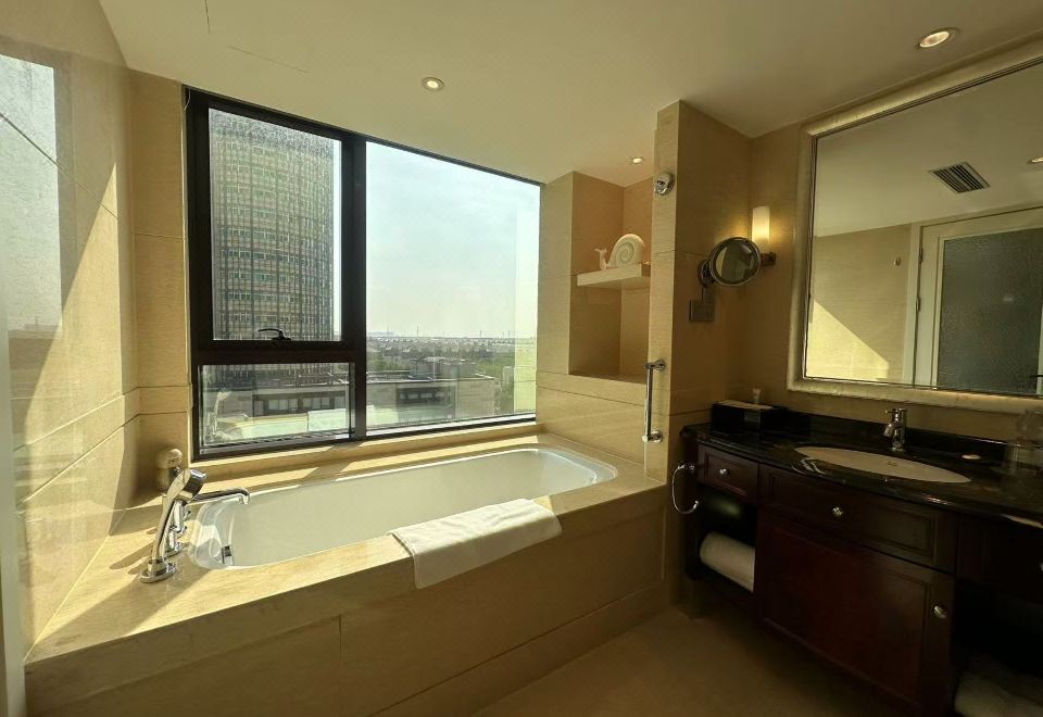 Courtyard by Marriott Shanghai FengxianBusiness Executive Double Room