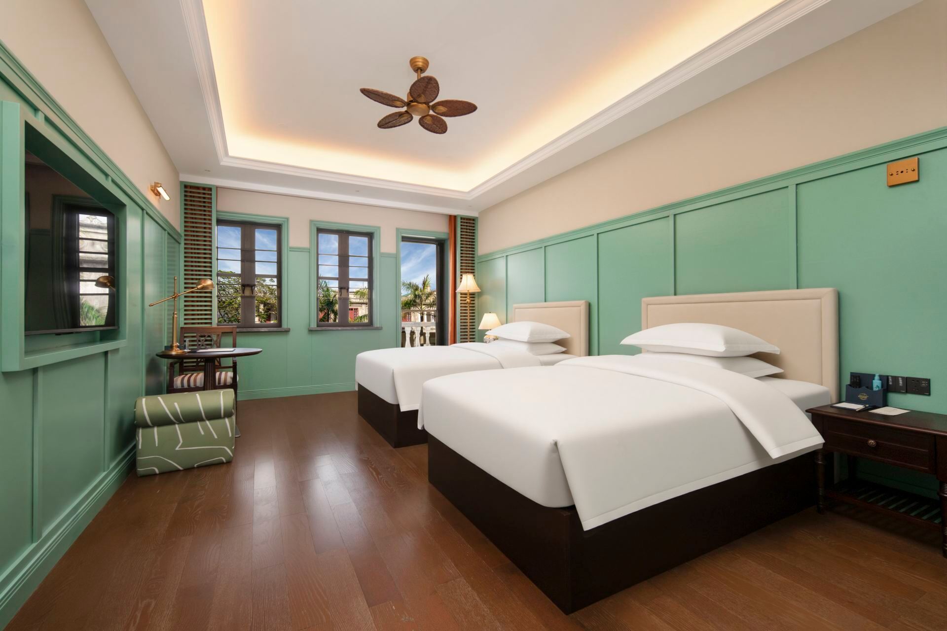 Twin Room (with Balcony)