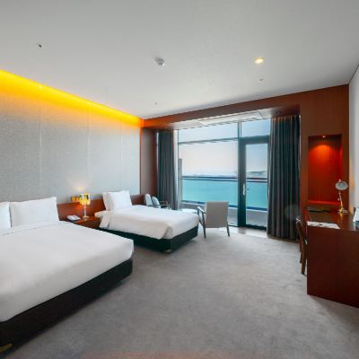 Deluxe Twin Room with full ocean view