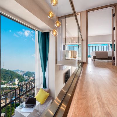 城景大床複式套房+榻榻米-高層夜景「超大客廳」廚房|洗衣機|冰箱 瑞濤服務式公寓（佛山順德清暉園店）優惠