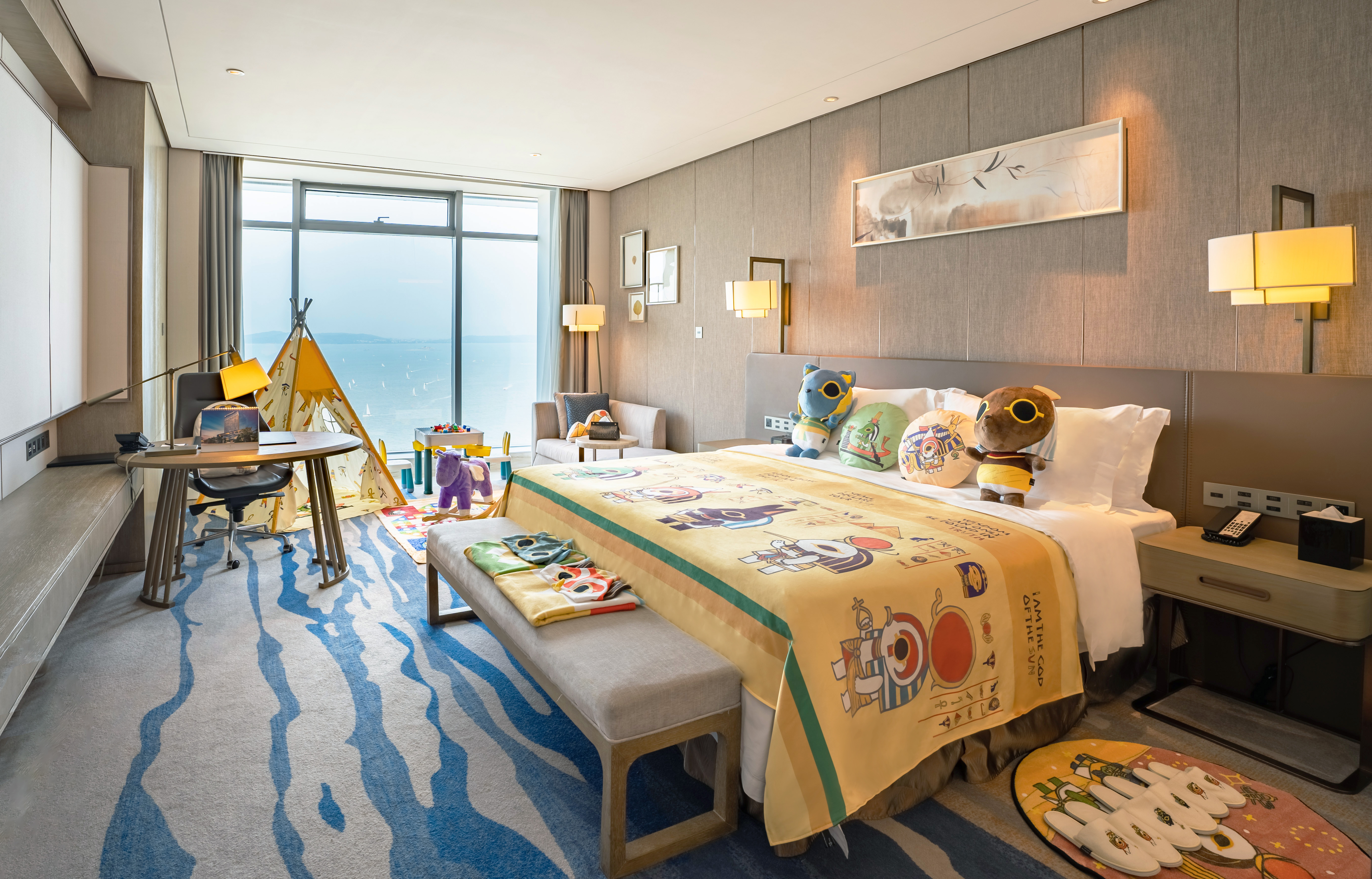 埃及萌神主题大床房（180°海上日出）