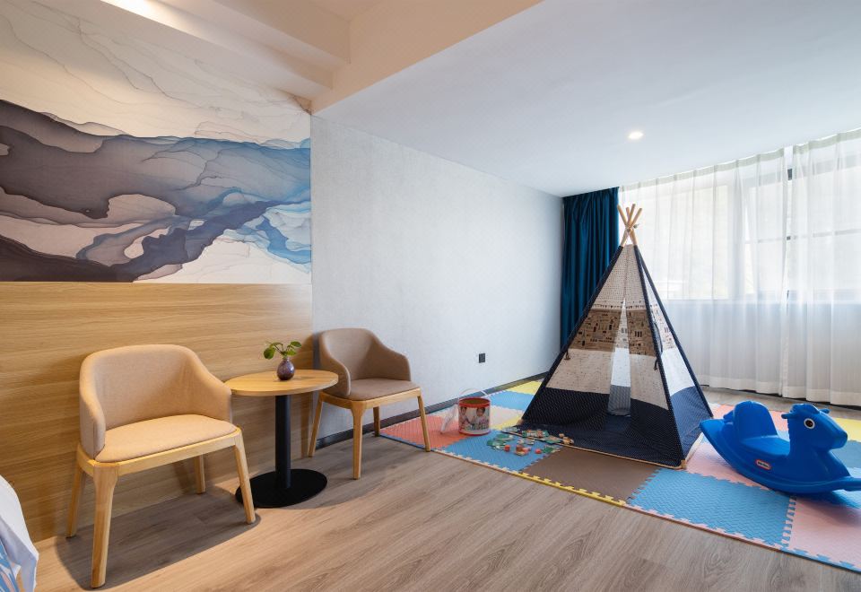 欢乐家庭亲子房