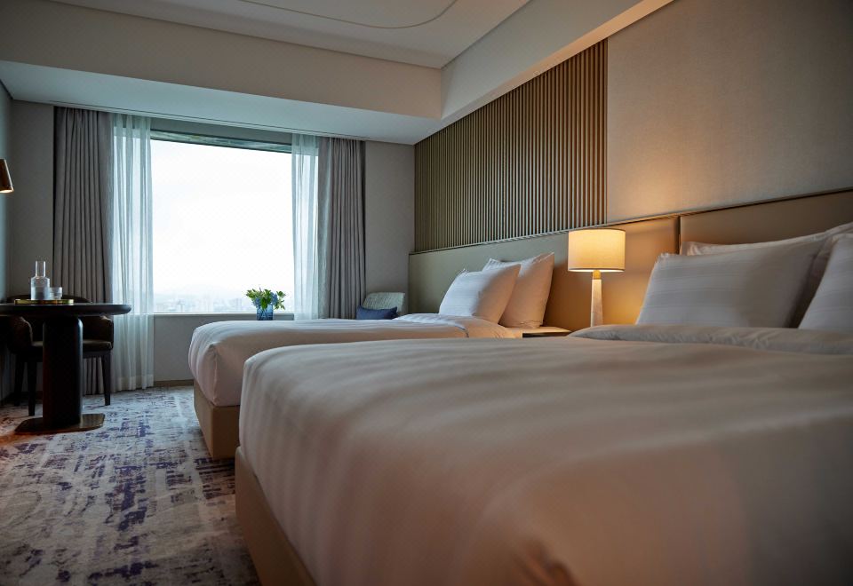Lotte Hotel World GangnamDeluxe Family Twin (City View)