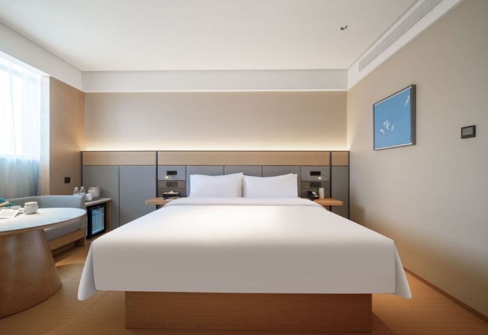 商务大床房（全屋地暖+65寸电视投屏＋加湿器）