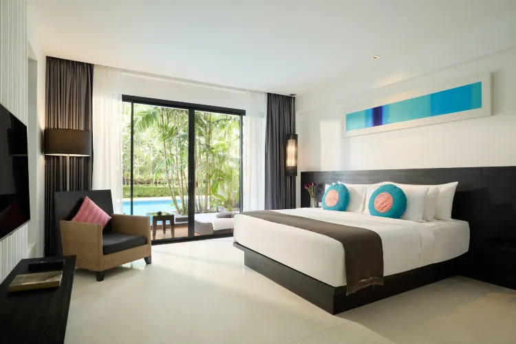 The Splash Pool Access Room