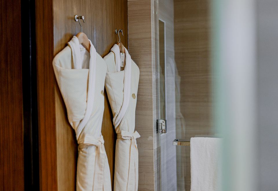 Mandarin Oriental Pudong ShanghaiHarbour City Suite