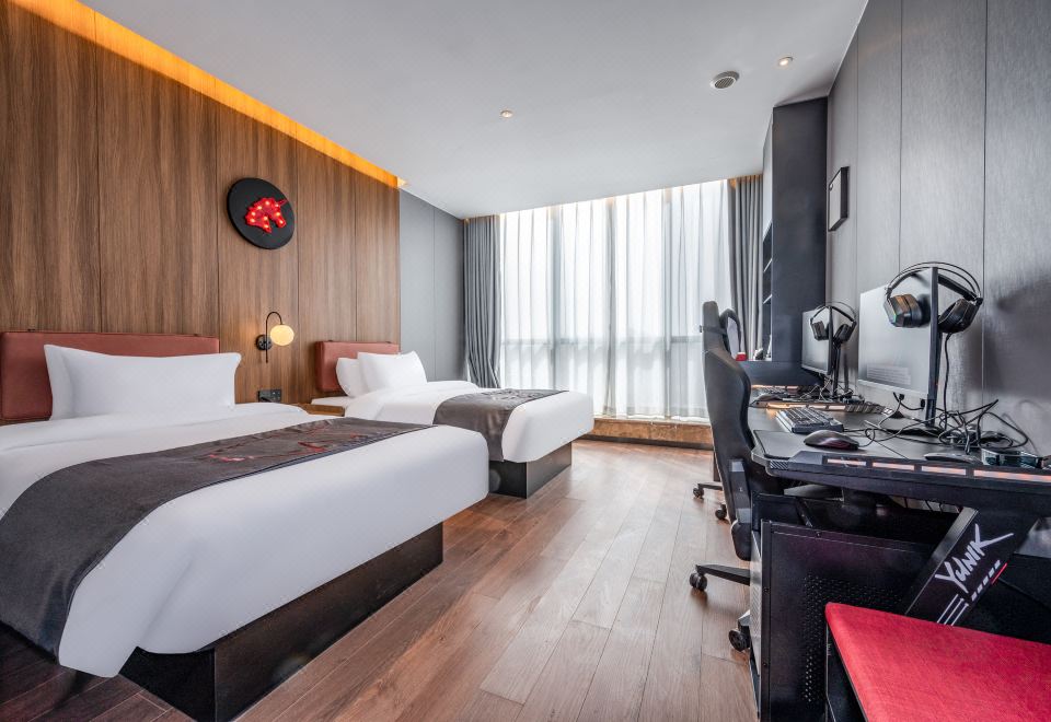 电竞双床房（RTX4060+240HZ+27寸直麪屏+傲风电竞椅）