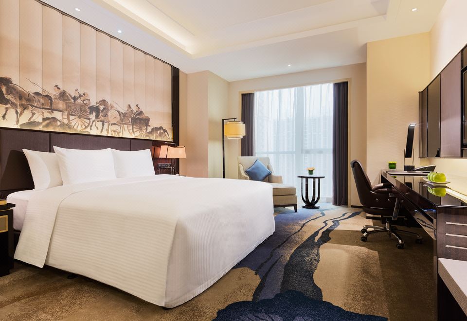 高級豪華房（繁華街景+全景落地窗+斯林百蘭床墊）