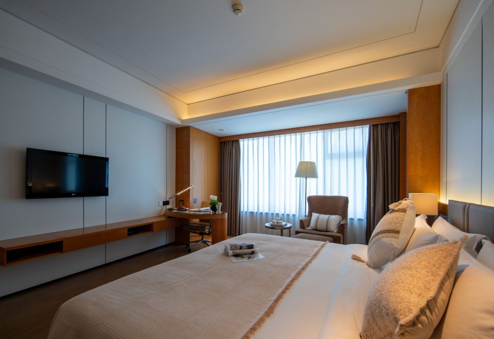 滾來滾去特大床房