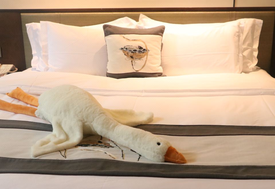 雅致舒睡大床房（自选特色舒睡枕｜助眠香薰）