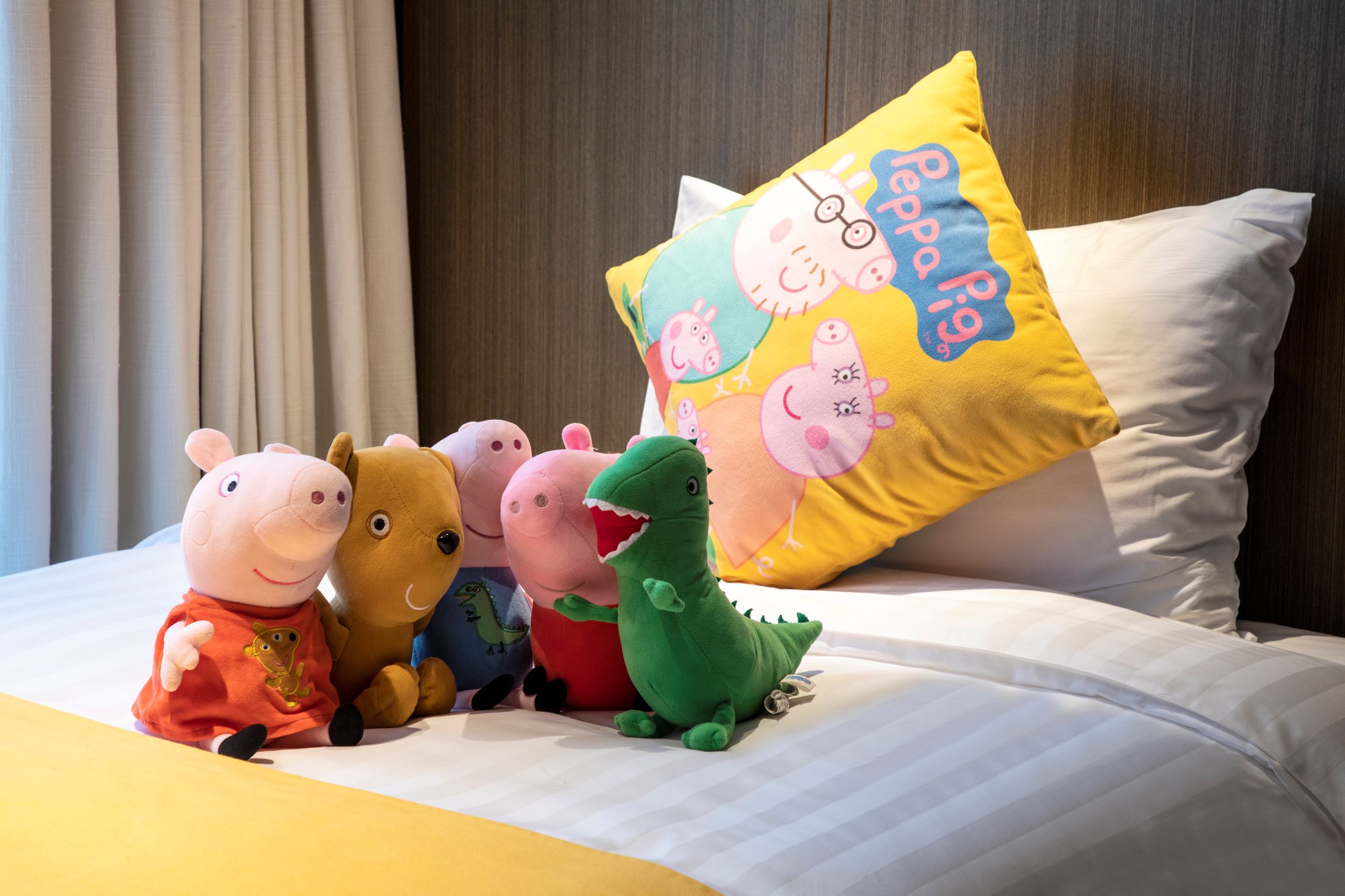 湖畔泡池亲子房（户外泡池+小童玩具）