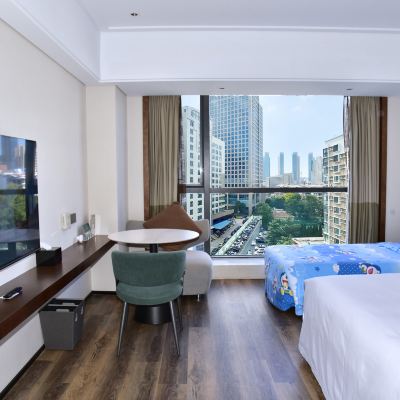 豪華房三人間 青島中心假日飯店優惠