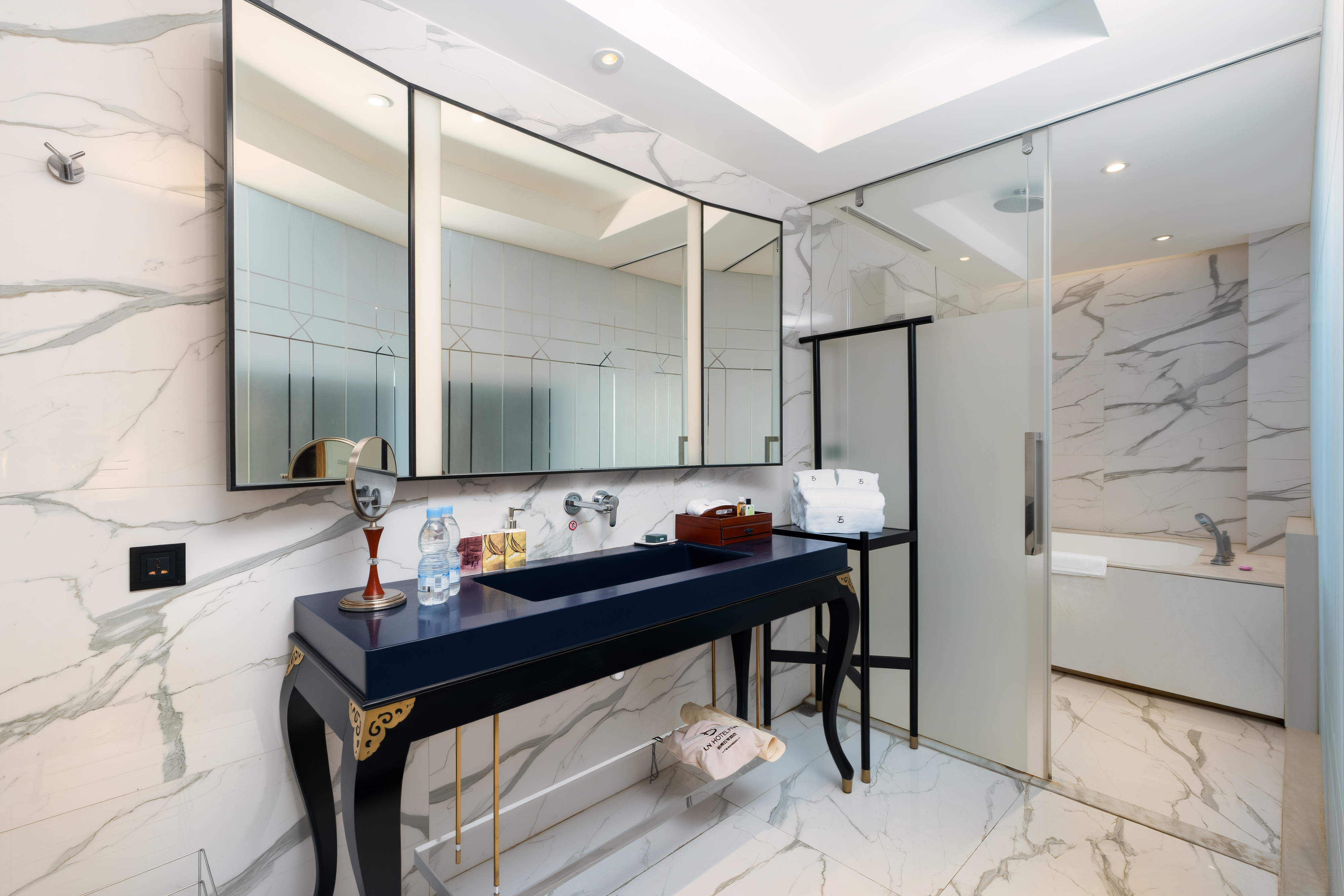 花殿·城景大床房（疗愈高奢洗护品+观景浴缸）