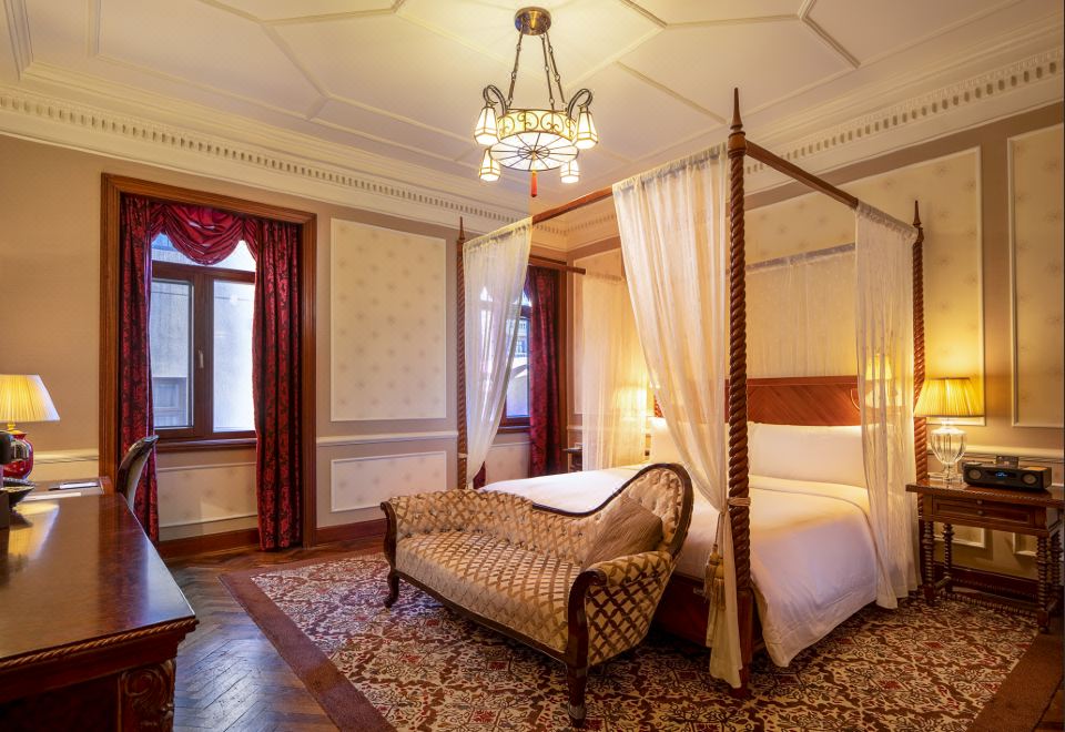 维多利亚豪华大床房（博物馆翼楼）