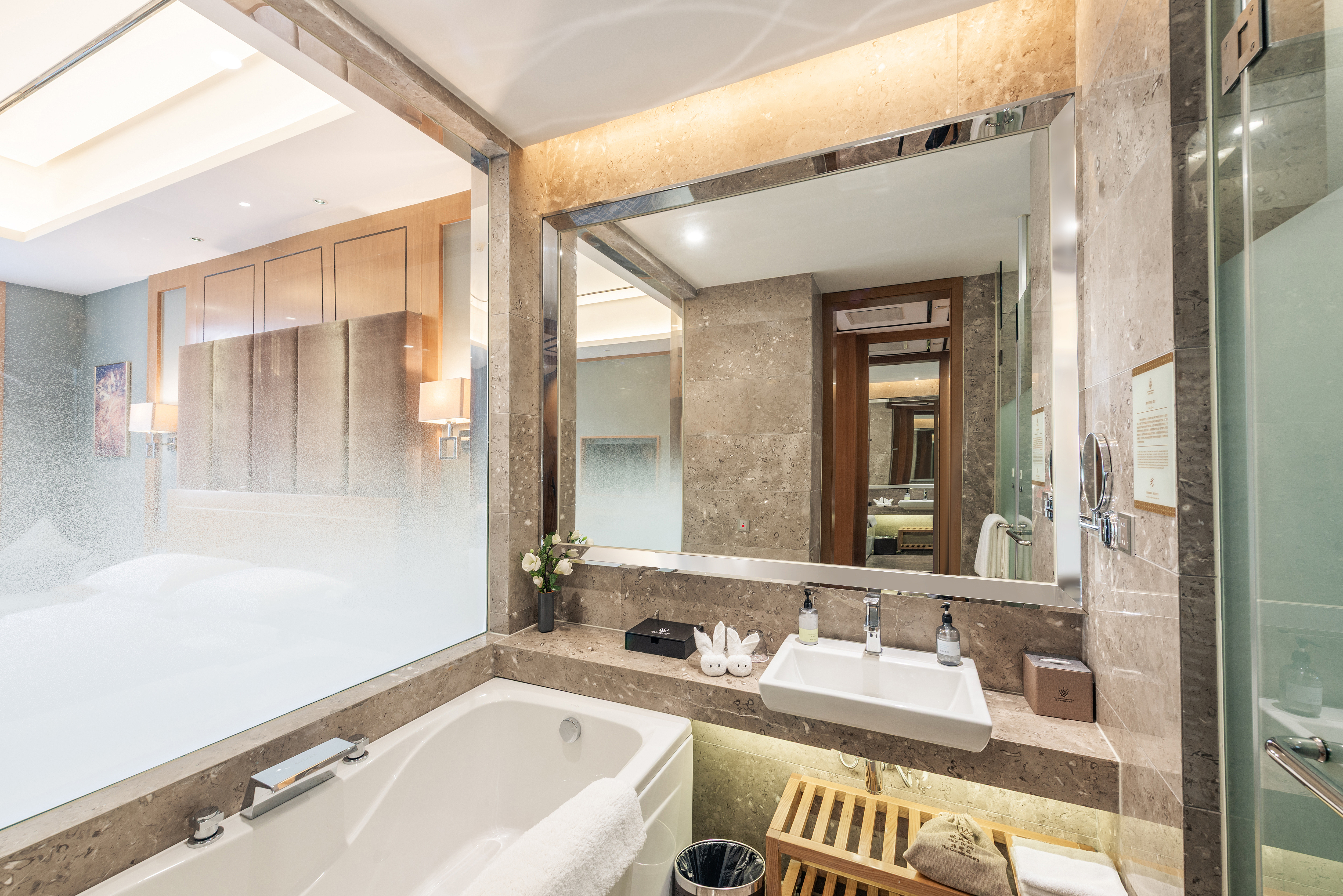 优选豪华大床房