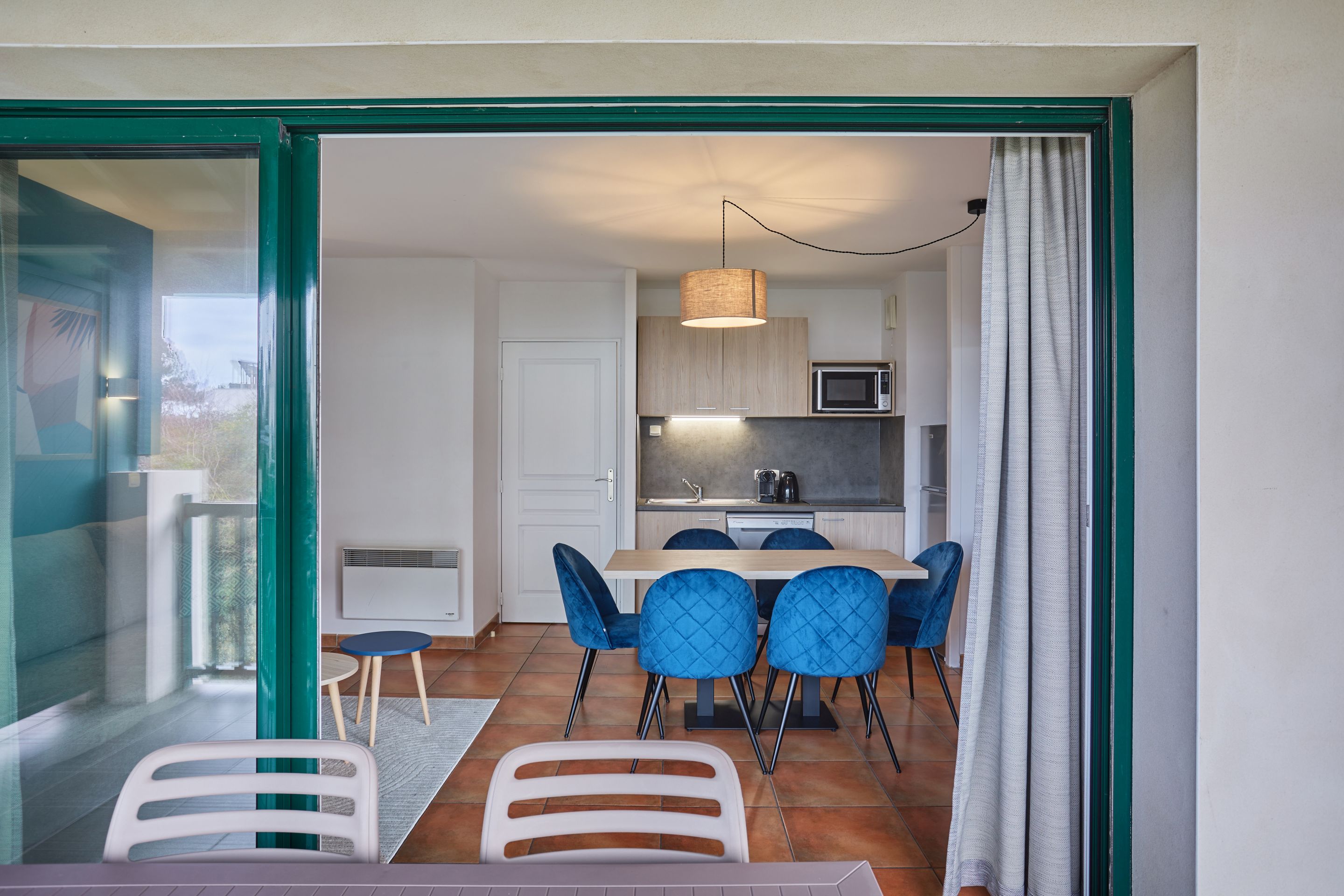 三人房 六名客人