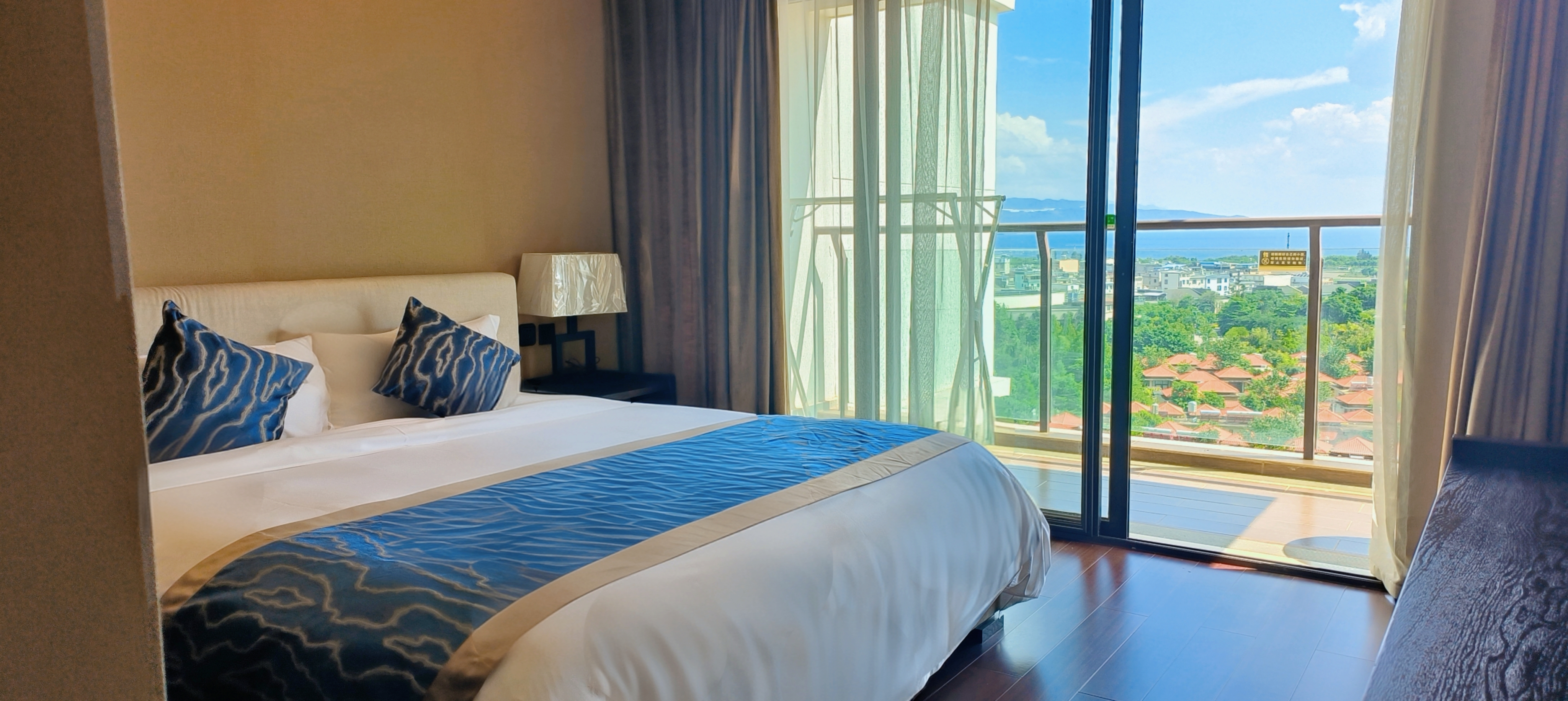 晨曦·湖景露台大床房