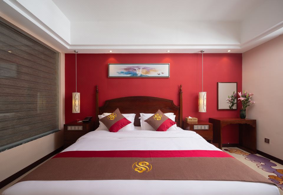 Elegant Double Bed Room (Comfort Tub, Mini Fridge, Scenic Garden)