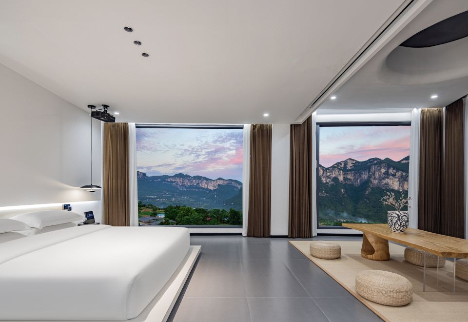 見山.270°星空山景大床房【智能客控+HCK小冰箱+智能投影+手機投屏+慕思乳膠床墊】