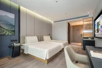 Atour Hotel（Tian'an Yungu）Deqing Railway Station