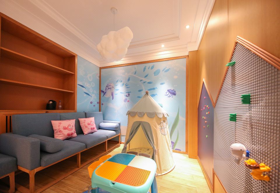 海洋主題園景公寓大床房