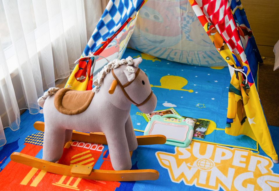 Crowne Plaza Guangzhou HuaduSuper Wings Kids Theme Room-Two Beds