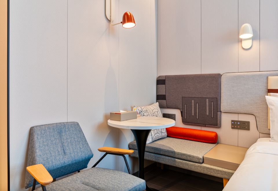 商务大床房（智能马桶+零压床垫+语音智控）