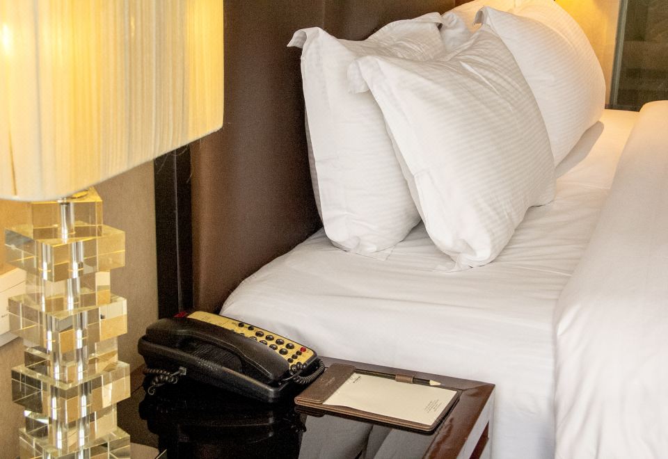 Rising Butterfly Hotel, Chengdu TaiKoo LiSuperior Deluxe Double Bed Room With Smart TV, Air Purifier & AccaKappa Toiletries