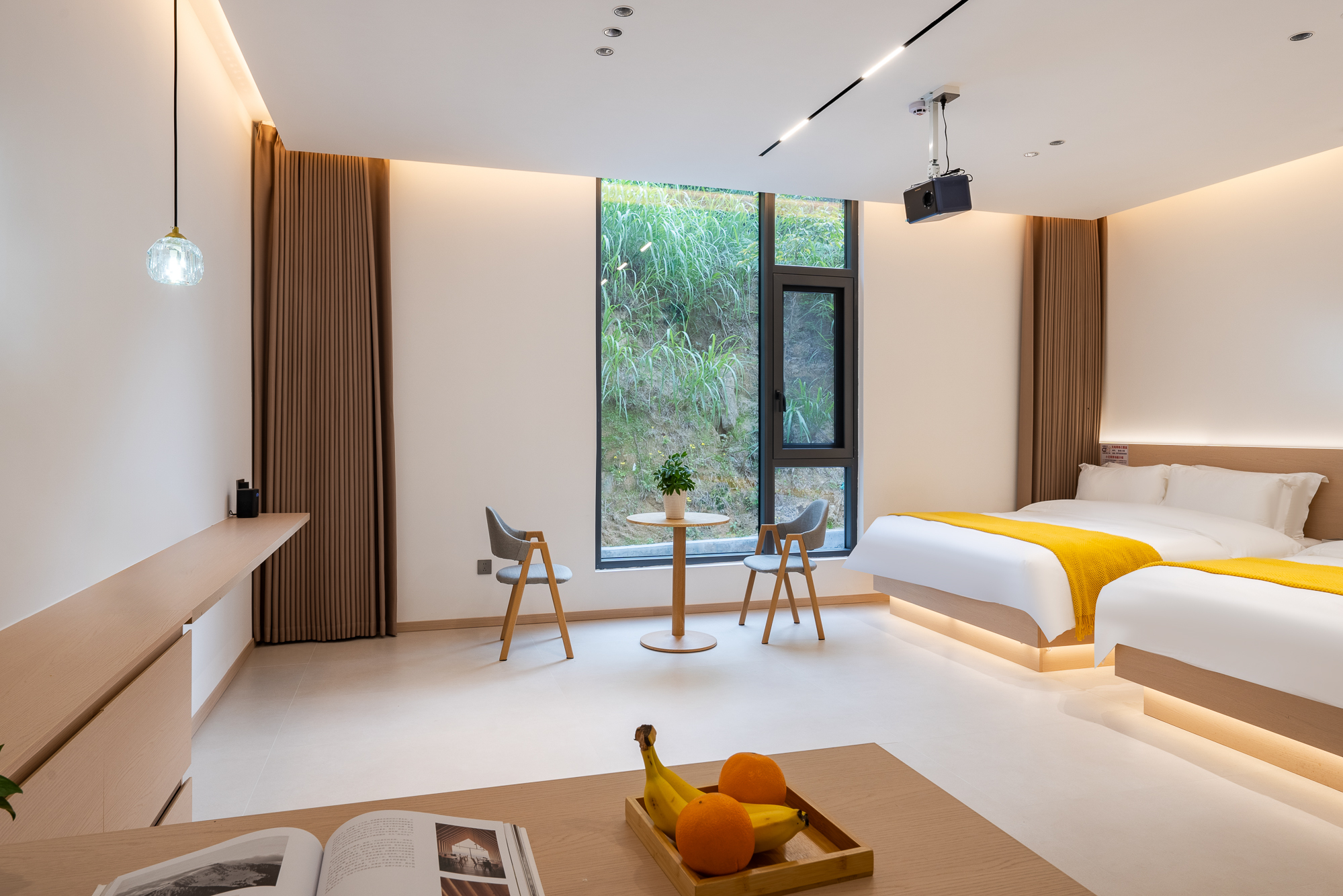 Mianshan Cozy Twin Room (Smart Features + Instant Window View)