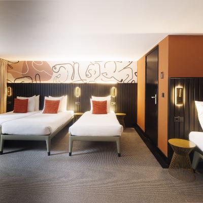 Souterrain Quadruple Room (Below Street Level With Limited View) Huygens Place Promo Code