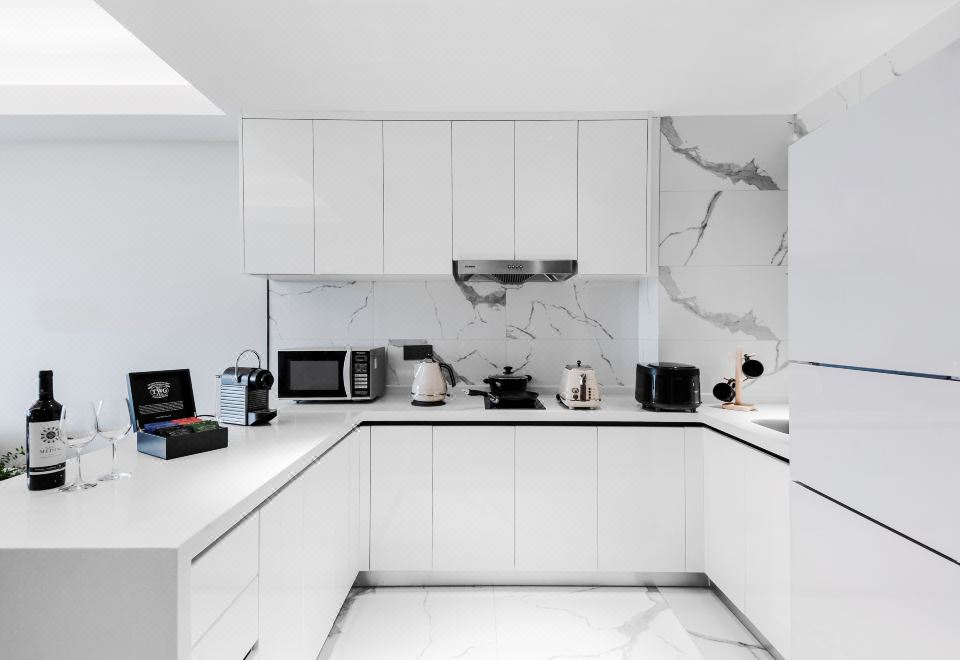 柏薇影音單臥套房（4K巨幕+影視會員+智能投屏）