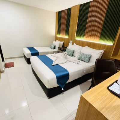 Bilik Deluxe Bertiga Kupon City Central Hotel