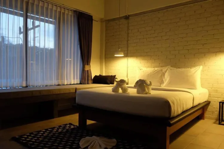 ห้องเบสิค เตียงใหญ่ (ขึ้นลงโดยใช้บันได)