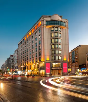 Ramada Plaza by Wyndham Istanbul City Center Hotele w: 