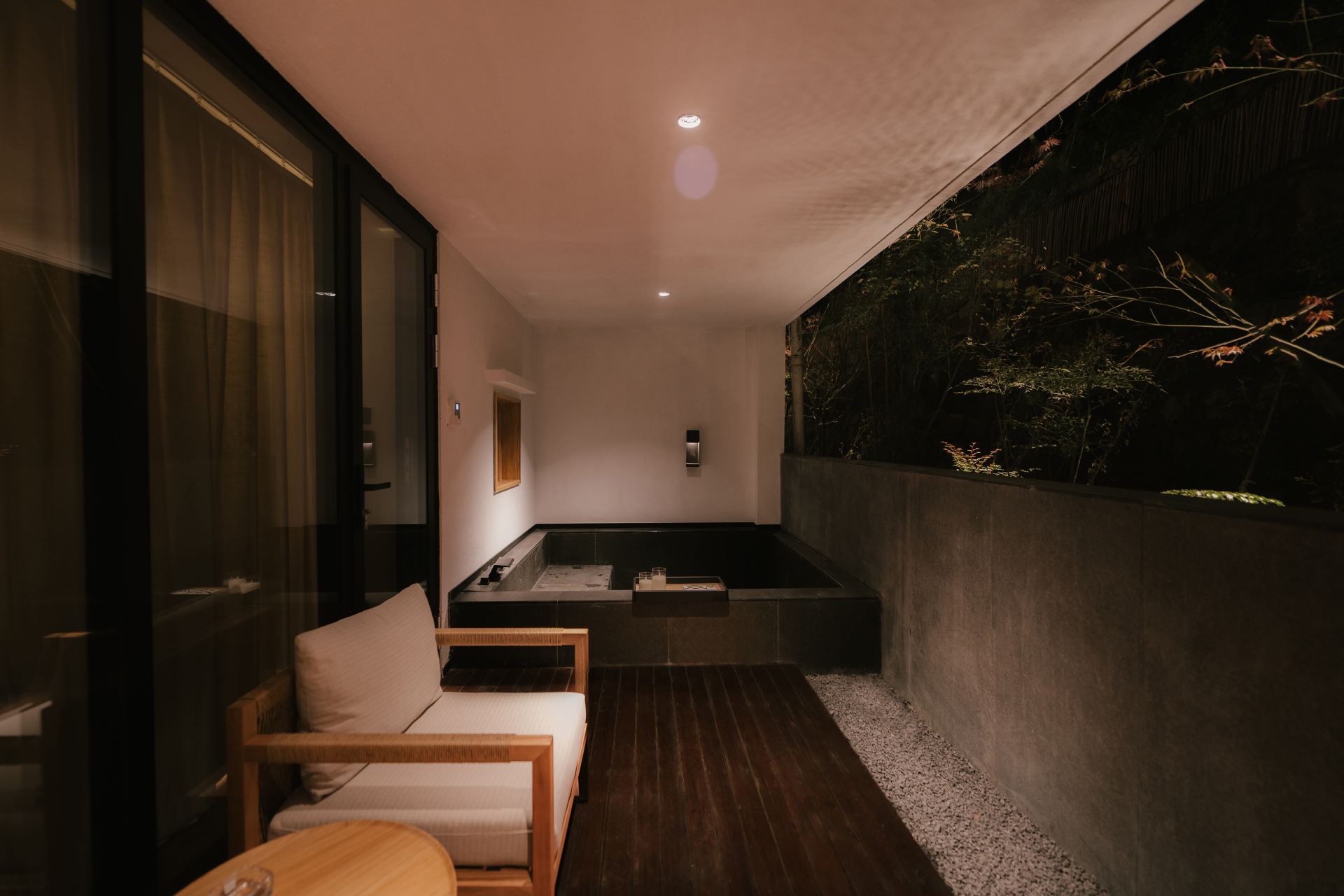 Floral Destiny Mountain-View Independent Courtyard Private Hot Spring Double Bed Room