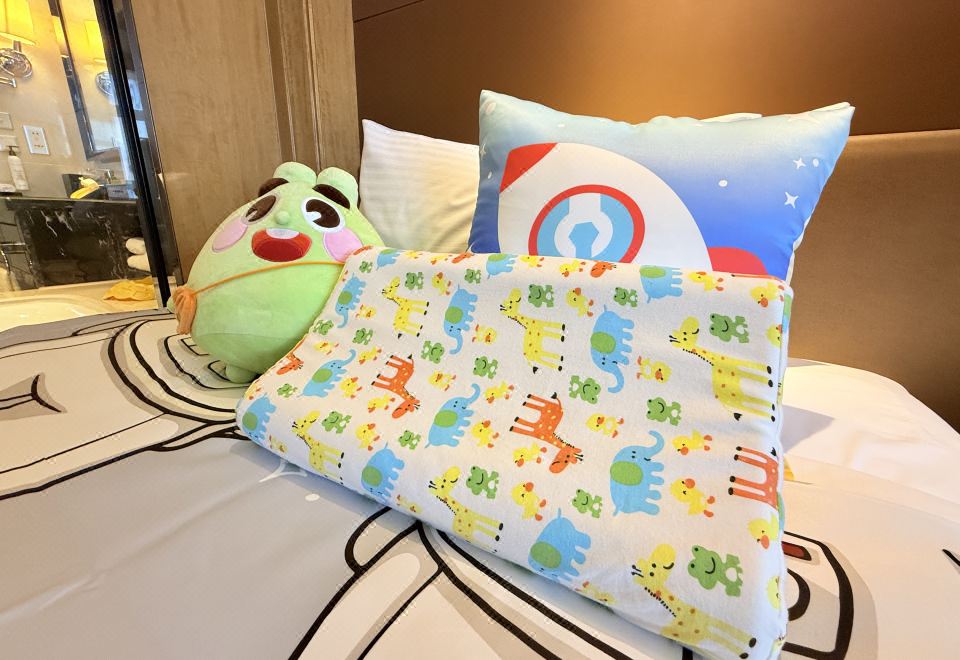 酷芽超級飛俠星際豪華雙床房