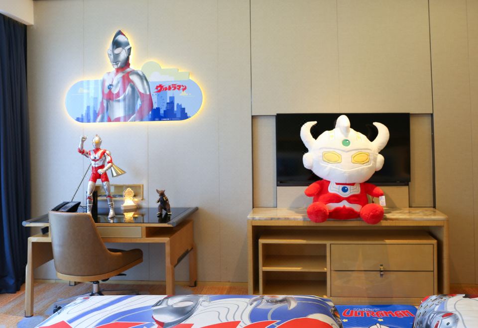 奥特曼主题家庭连通房