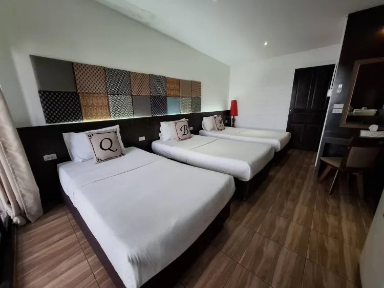 ห้องสามท่านระเบียงใหญ่