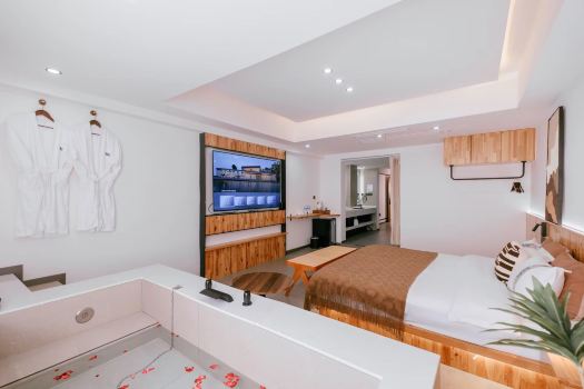 One night hotel (Leshan High speed Railway Station)